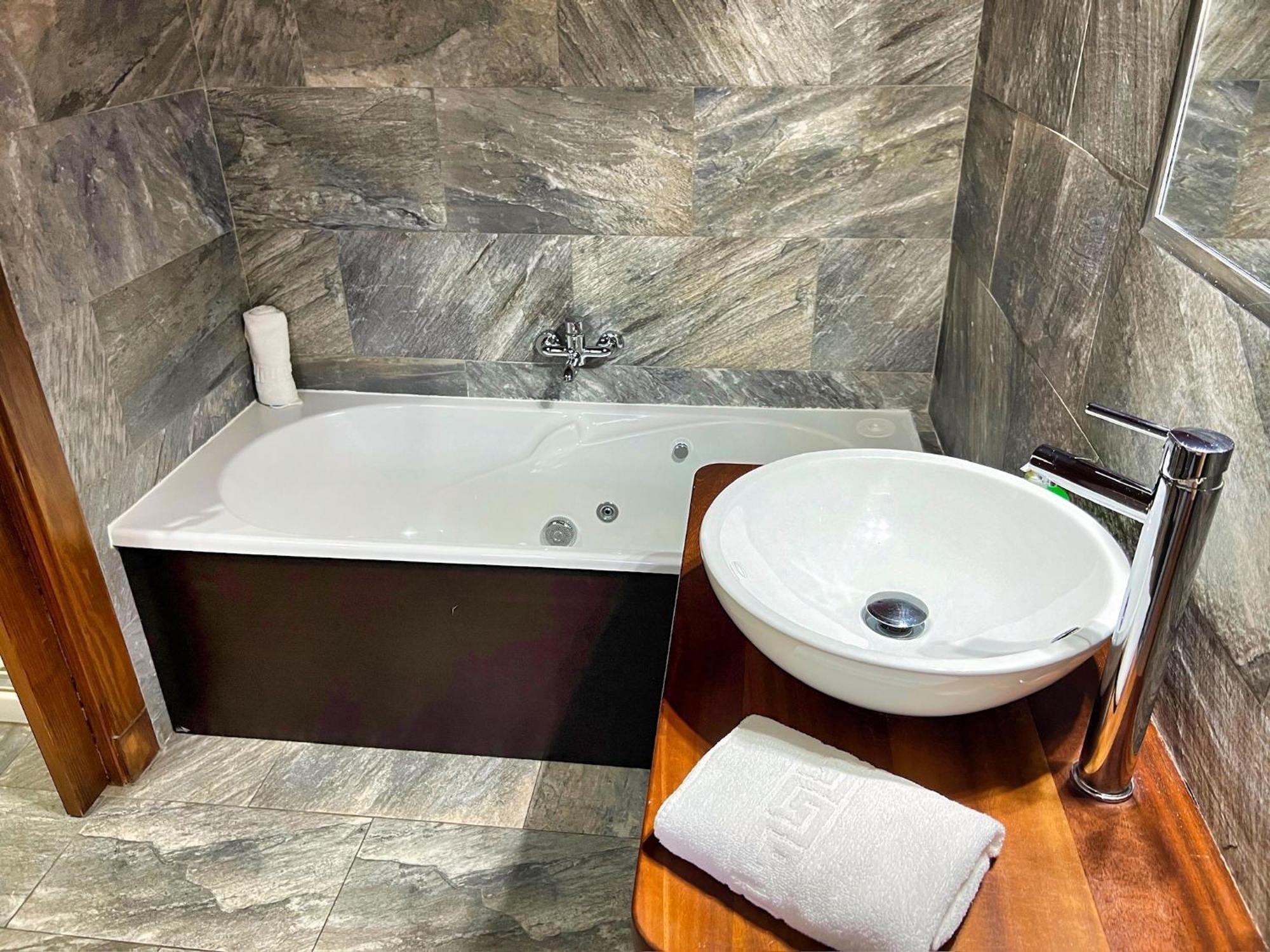 Apartamentos Spa Casco Historico De Isla - AlojateIsla Plana المظهر الخارجي الصورة